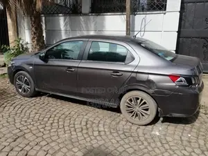 Peugeot 301 2017 Gray