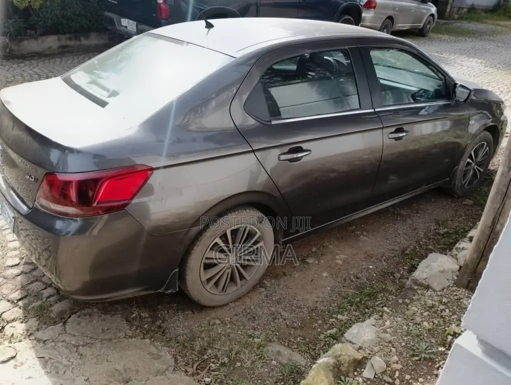 Peugeot 301 2017 Gray