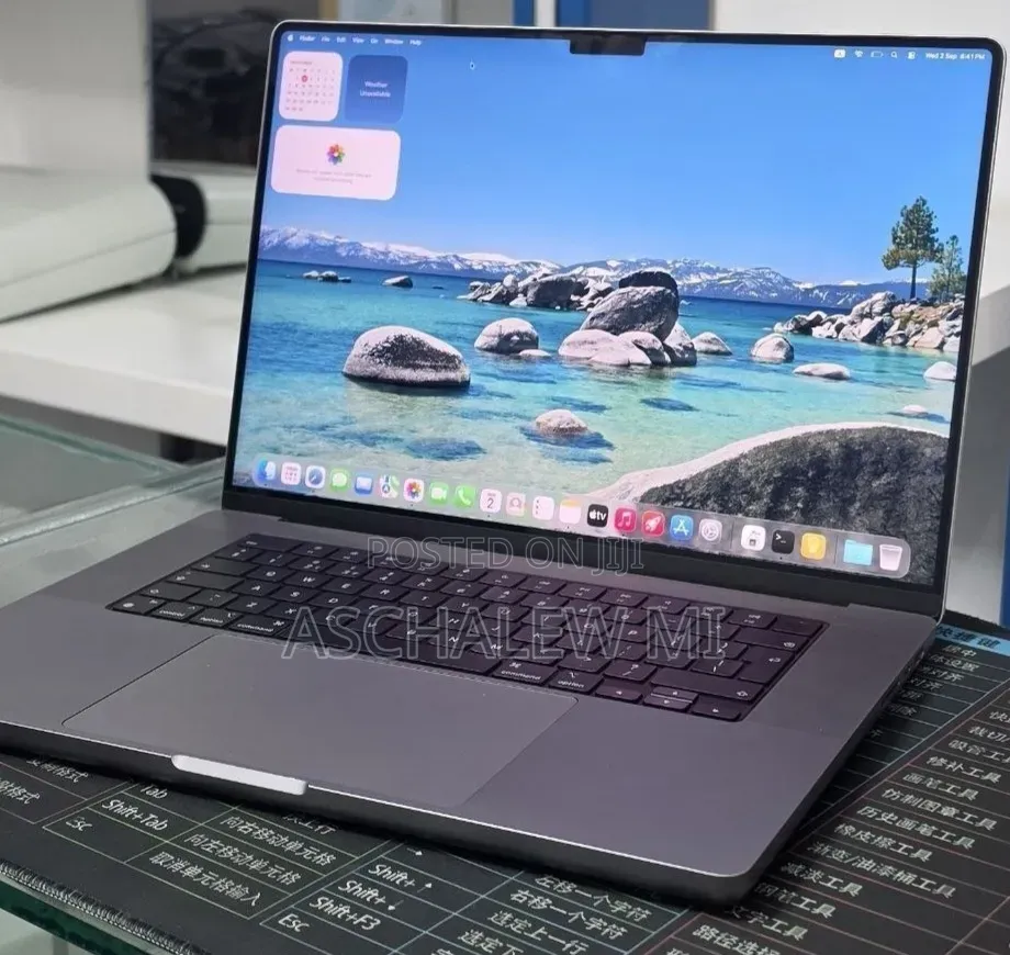 New Laptop Apple MacBook Pro 2021 M1 32GB Apple M1 Pro SSD 512GB