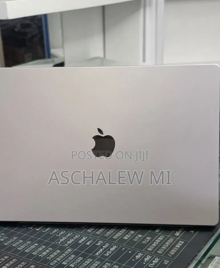 New Laptop Apple MacBook Pro 2021 M1 32GB Apple M1 Pro SSD 512GB