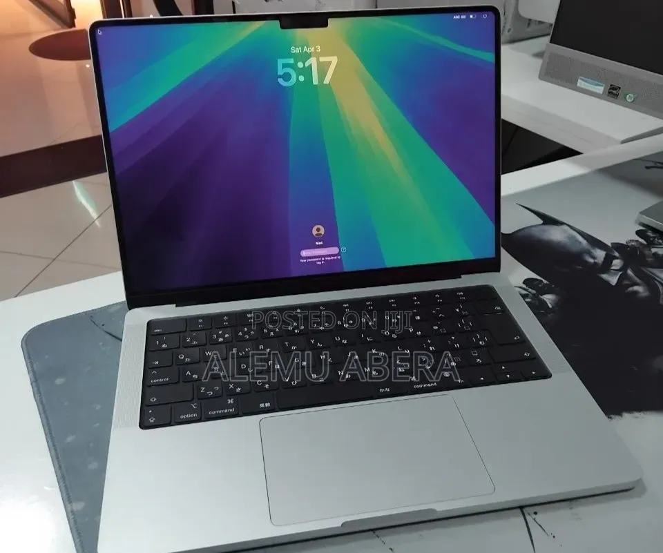 New Laptop Apple MacBook Pro 2024 M4 16GB Apple M4 Pro SSD 512GB