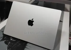New Laptop Apple MacBook Pro 2024 M4 16GB Apple M4 Pro SSD 512GB