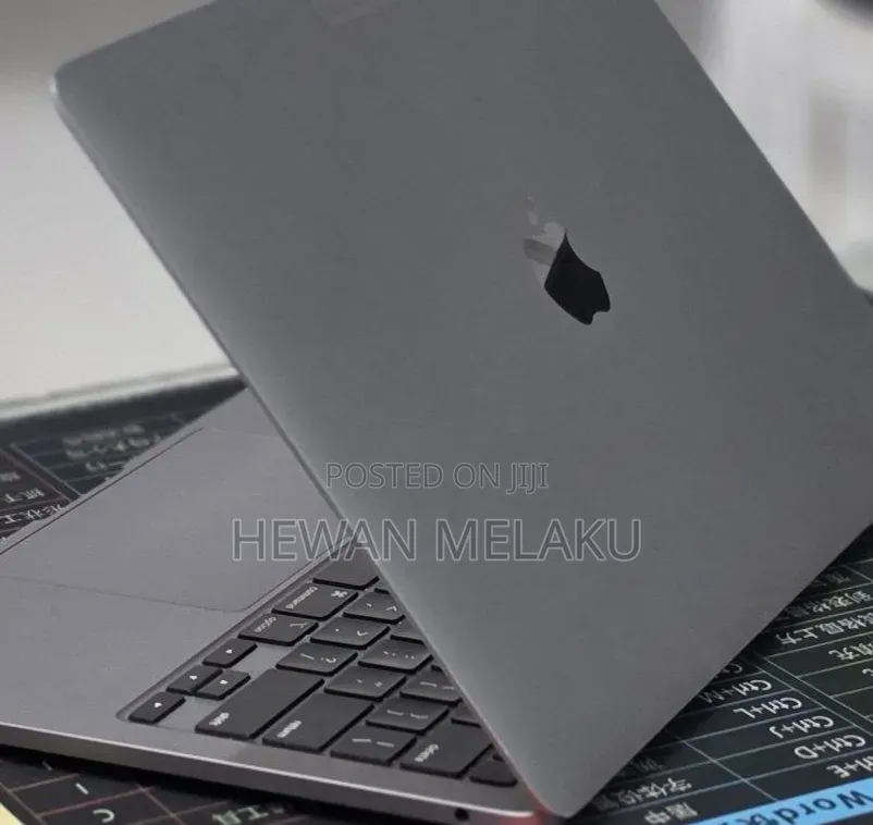 New Laptop Apple MacBook Pro 2020 16GB Apple M1 SSD 512GB