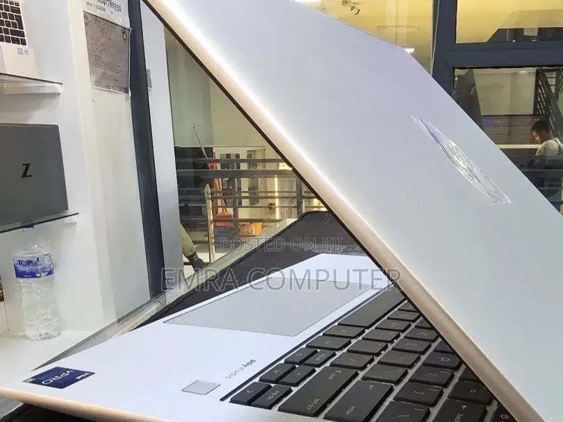 New Laptop HP EliteBook 840 G10 16GB Intel Core i7 SSD 512GB