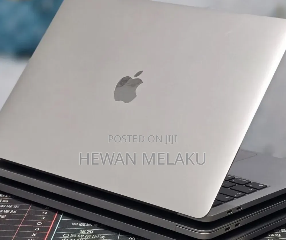 New Laptop Apple MacBook Pro 2020 M1 8GB Apple M1 SSD 512GB