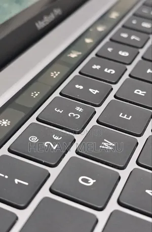 New Laptop Apple MacBook Pro 2020 M1 8GB Apple M1 SSD 512GB