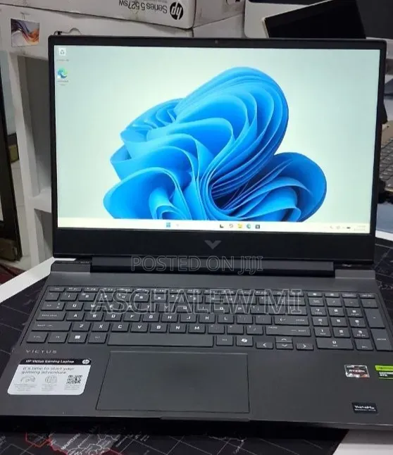 New Laptop HP Victus 16 16GB AMD Ryzen 7 SSD 512GB