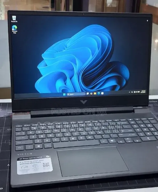 New Laptop HP Victus 16 16GB AMD Ryzen 7 SSD 512GB