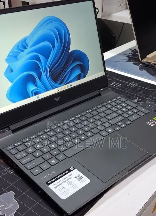 New Laptop HP Victus 16 16GB AMD Ryzen 7 SSD 512GB
