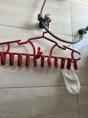 Cloth Clips in Single Hanger