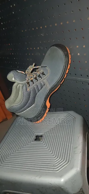 Finder Safety Boots