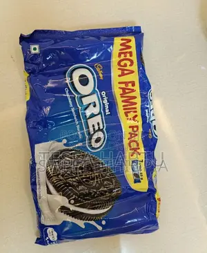 Oreo Vanilla Flavour Creme Sandwich Biscuit Mega Family Pack, 876.75 G