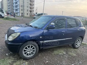 Toyota Duet 2000 Blue
