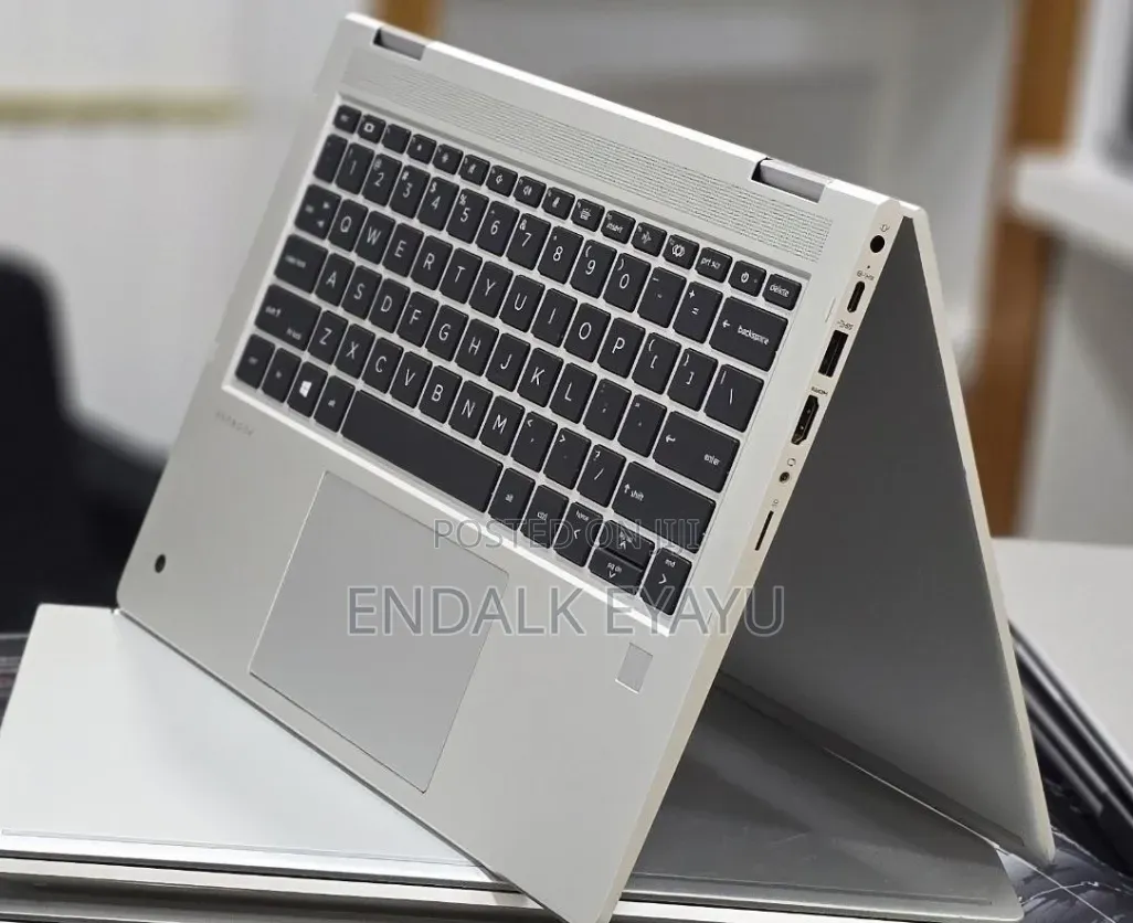 New Laptop HP 16GB AMD Ryzen 7 SSD 512GB