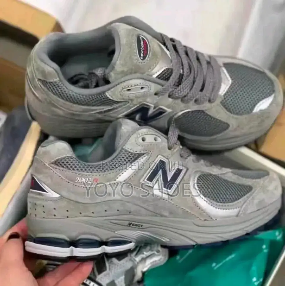 New Balance 2002R LightGray/Gray Navy Silver Unisex Fashion Sneaker