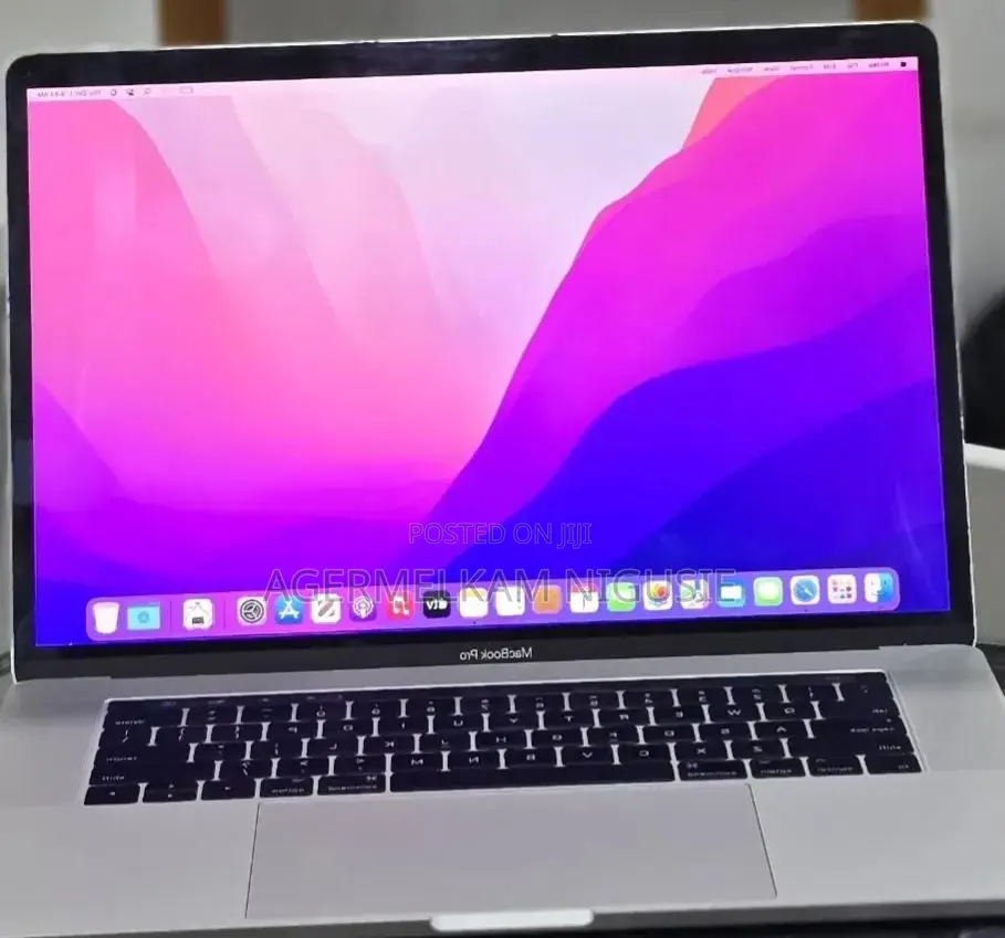 New Laptop Apple MacBook Pro 2017 16GB Intel Core i7 SSD 512GB