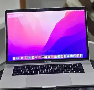 New Laptop Apple MacBook Pro 2017 16GB Intel Core i7 SSD 512GB