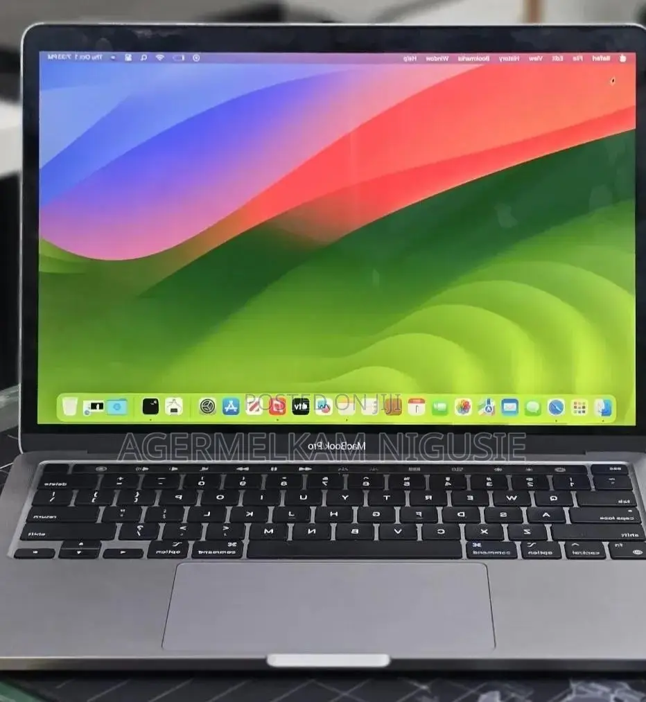 New Laptop Apple MacBook Pro 2020 M1 8GB AMD A8 SSD 512GB