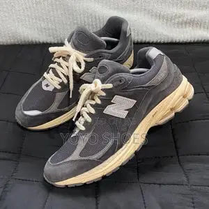 New Balance 2002R Phantom Unisex Fashion Sneaker