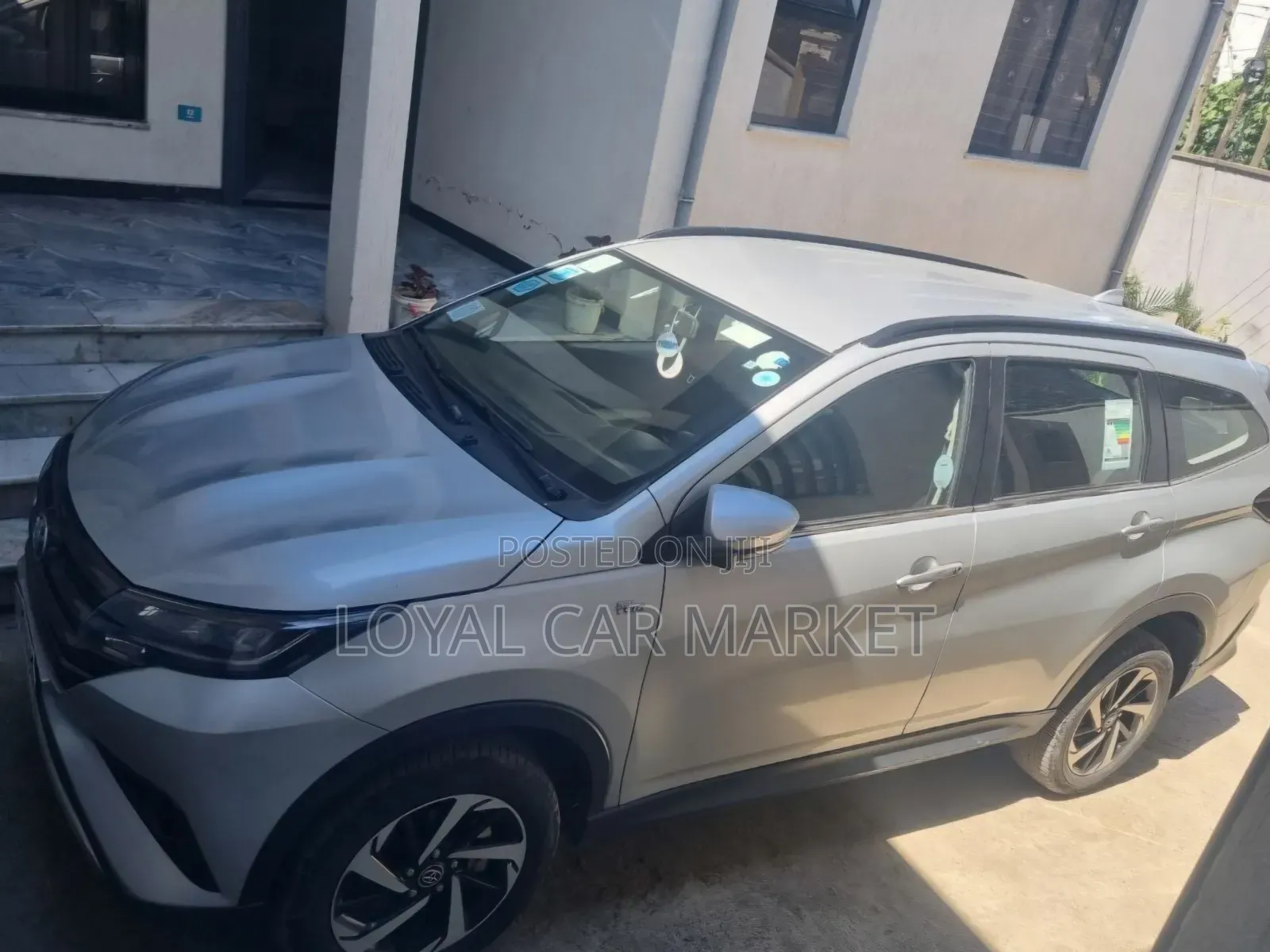 Toyota Rush 2023 Silver