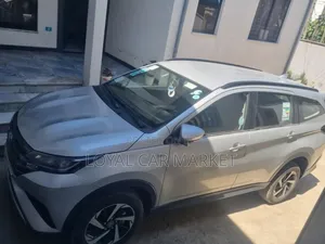 Toyota Rush 2023 Silver