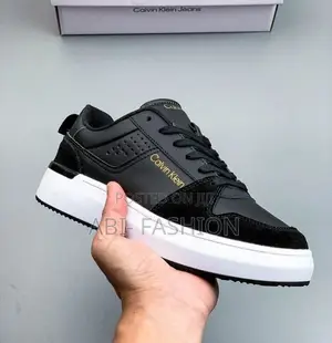 Calvin Klein Low-Top Sneakers – New Arrival