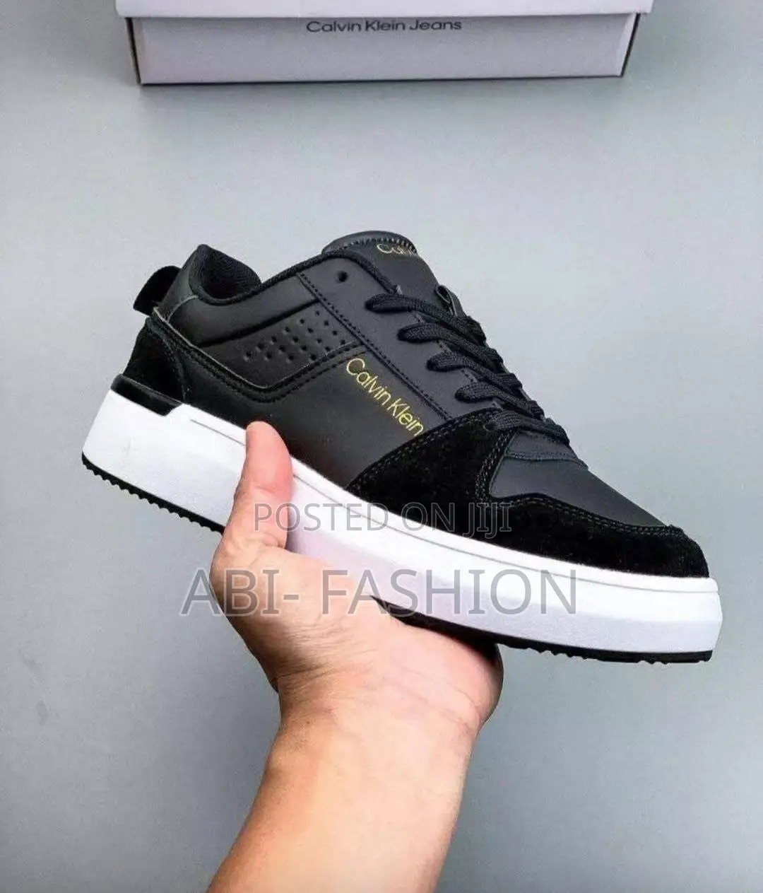 Calvin Klein Low-Top Sneakers – New Arrival
