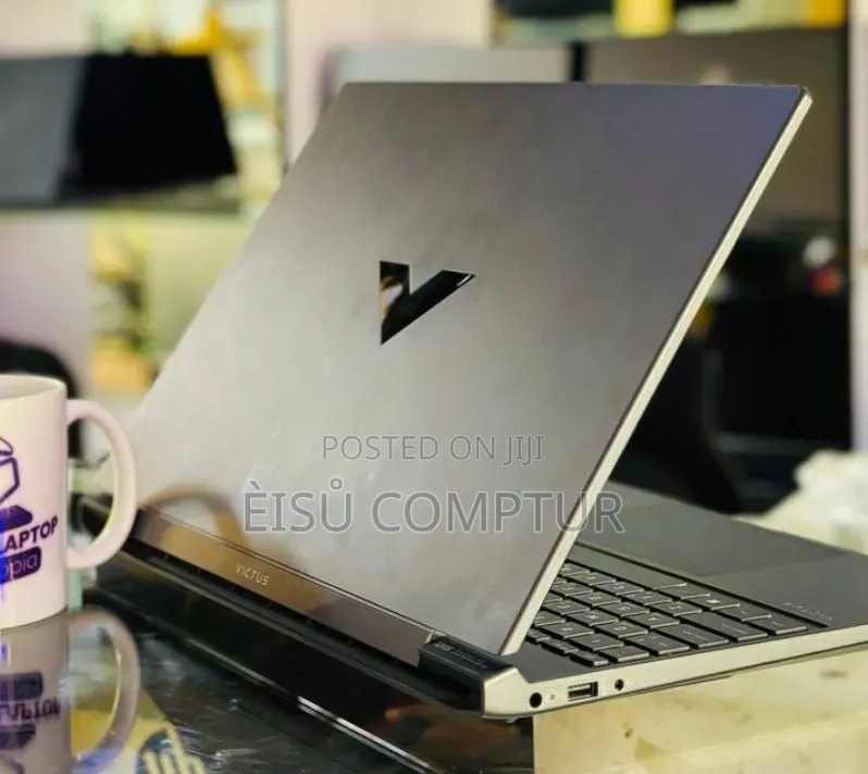 New Laptop HP Victus 15 16GB Intel Core i5 SSD 512GB