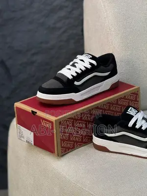 Vans Hylane Black/White Skate Sneakers – New Arrival