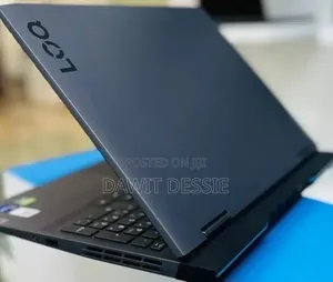 New Laptop Lenovo LOQ 15ARP9 16GB Intel Core i7 SSD 1T