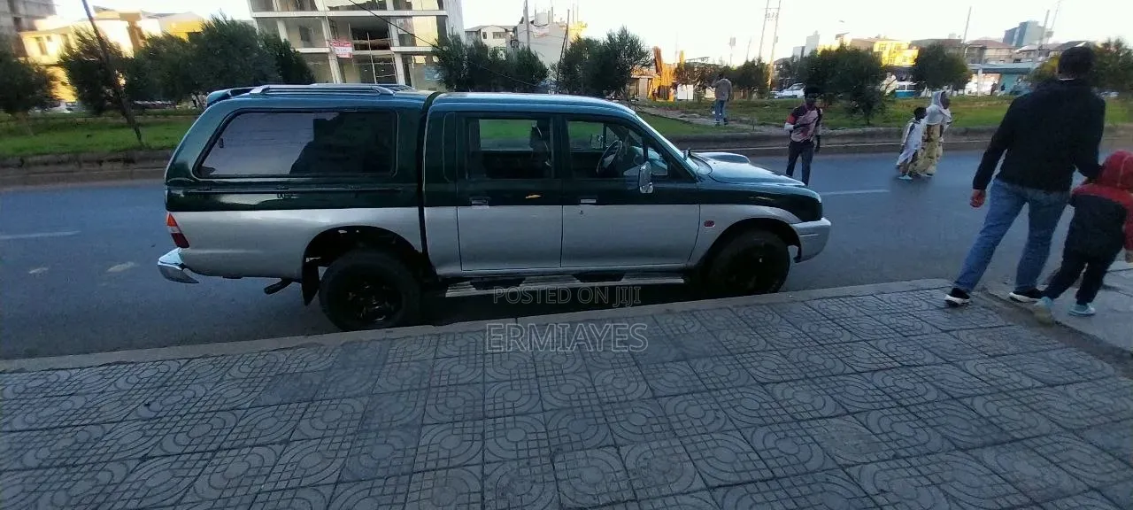 Mitsubishi L200 2000