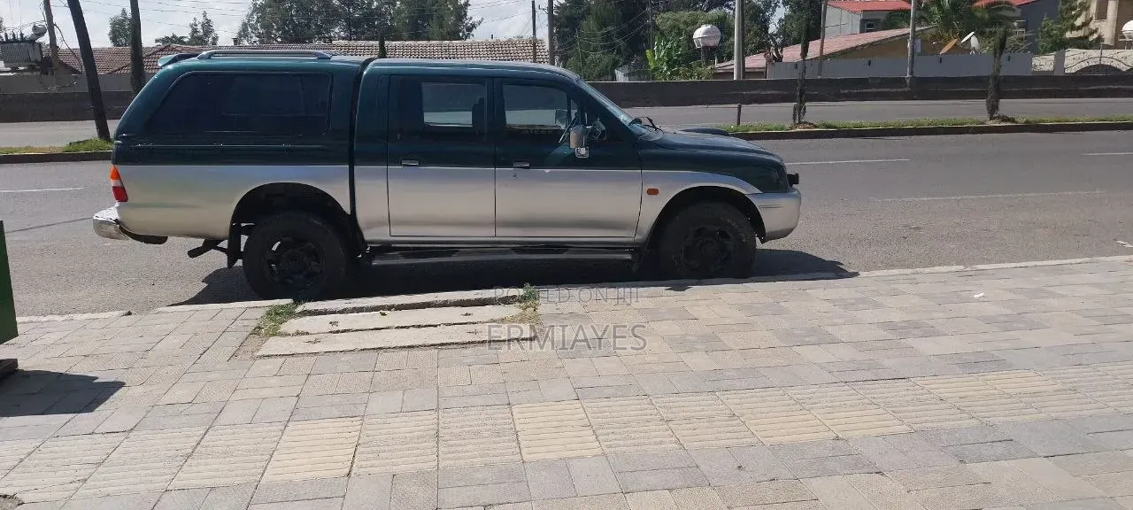 Mitsubishi L200 2000