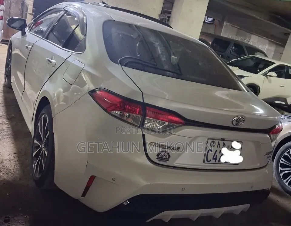 Toyota Corolla 2023 White