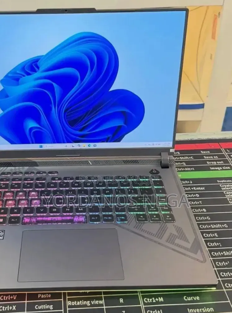 New Laptop Asus ROG Strix G16 G614 16GB Intel Core i9 SSD 1T