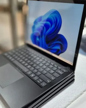New Laptop Microsoft Surface 16GB Intel Core i7 SSD 256GB