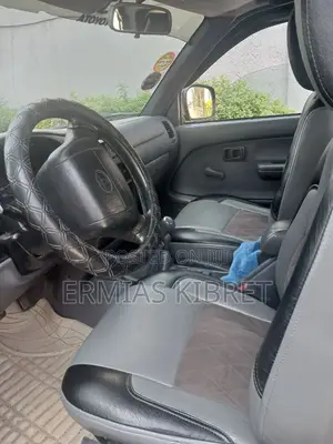 Toyota Hilux 2000 Green
