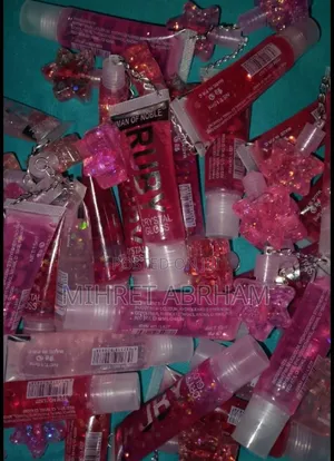 Lip Gloss and Lip Linear