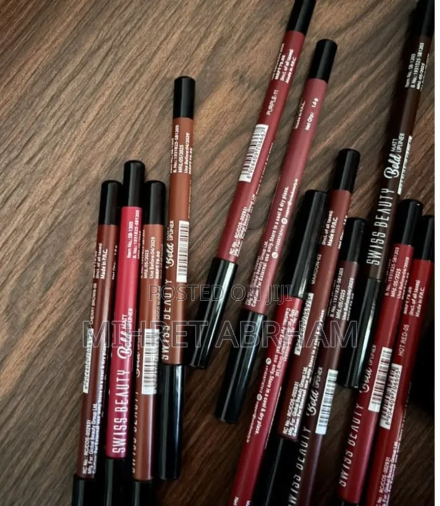 Lip Gloss and Lip Linear