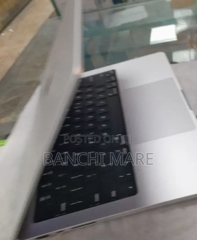 New Laptop Apple MacBook Pro 2024 M4 Pro 24GB Apple M4 Pro SSD 512GB