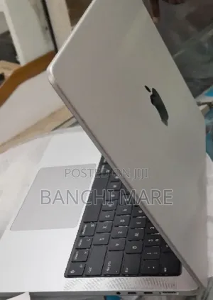 New Laptop Apple MacBook Pro 2024 M4 Pro 24GB Apple M4 Pro SSD 512GB