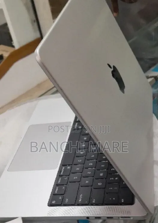 New Laptop Apple MacBook Pro 2024 M4 Pro 24GB Apple M4 Pro SSD 512GB