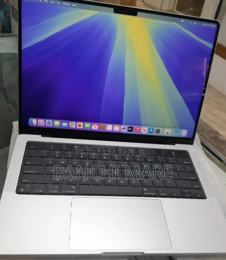 New Laptop Apple MacBook Pro 2024 M4 Pro 24GB Apple M4 Pro SSD 512GB