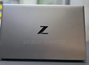 New Laptop HP ZBook Firefly G8 16GB Intel Core i5 SSD 512GB