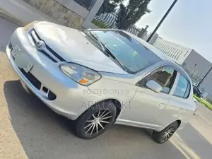 Toyota Platz 2005 Silver