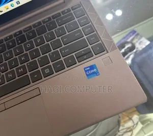 New Laptop HP ZBook Firefly G8 16GB Intel Core i5 SSD 512GB