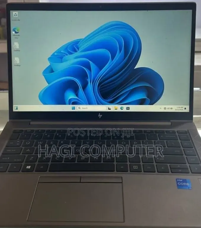 New Laptop HP ZBook Firefly G8 16GB Intel Core i5 SSD 512GB