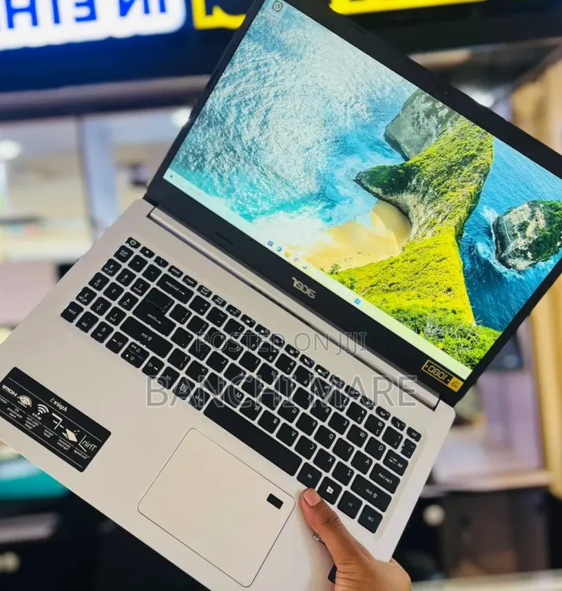 New Laptop Acer Aspire 5 4GB AMD Ryzen 3 SSD 128GB