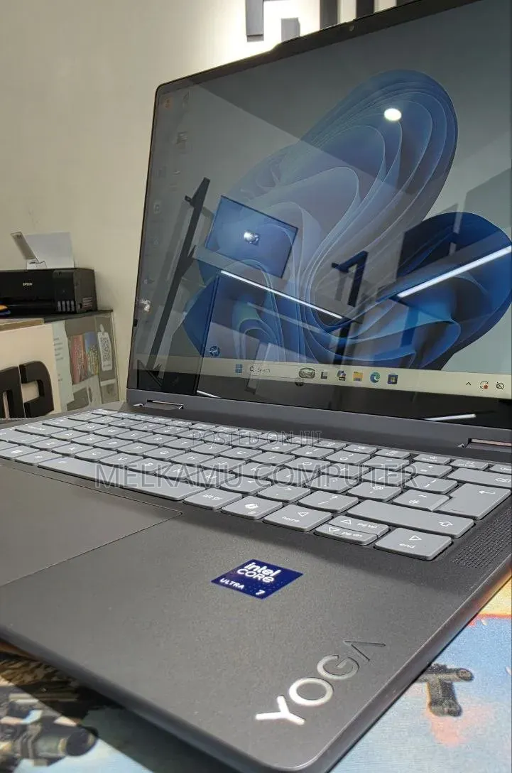 New Laptop Lenovo Yoga Slim 7 16GB Intel Core Ultra 7 SSD 1T