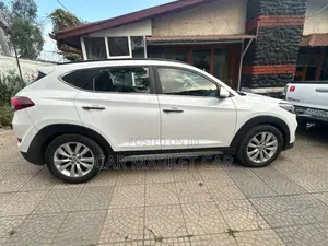 Hyundai Tucson Sport FWD 2017 White