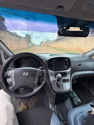 Hyundai Starex 2017 Silver